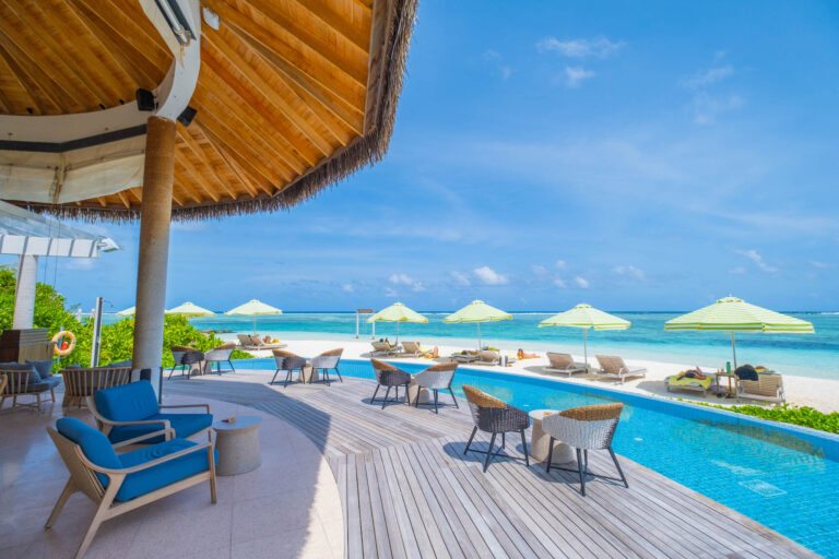Stay at the Le Meridien Maldives: ULTIMATE Review