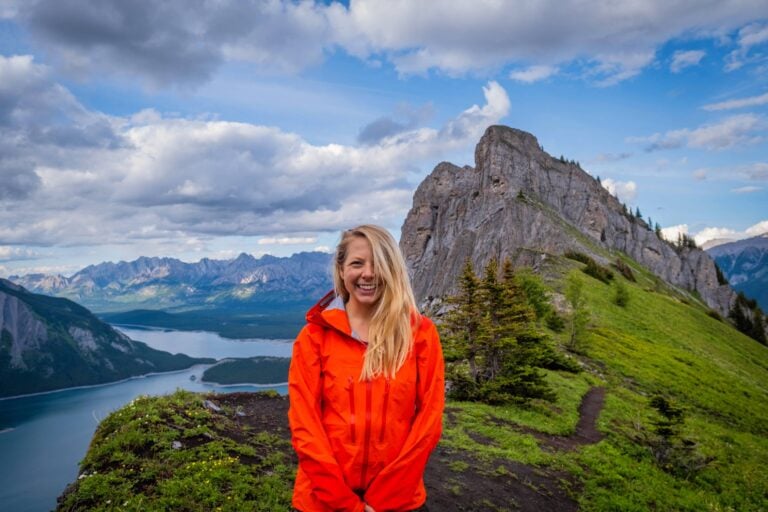 Best Hiking Clothes for Women (Hiking Outfit Ideas)