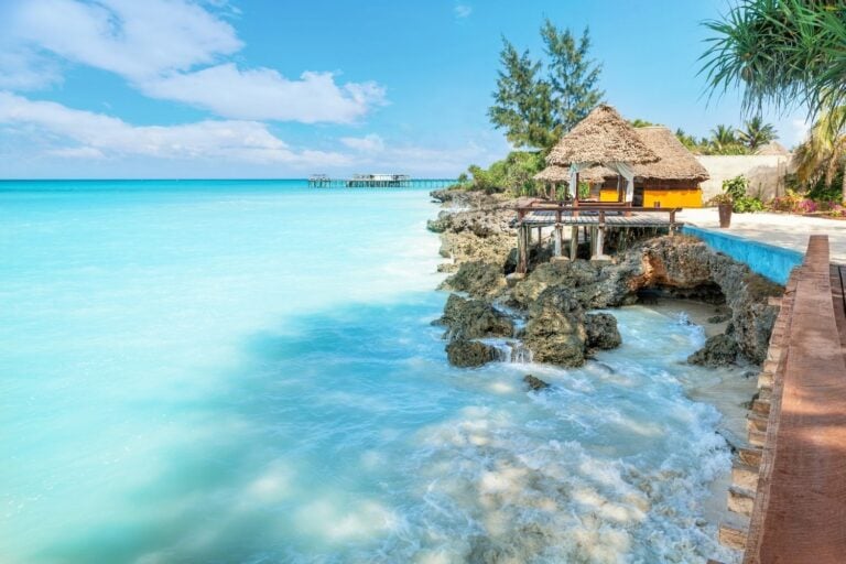 15 DELICIOUS Zanzibar Restaurants You Need to Try!