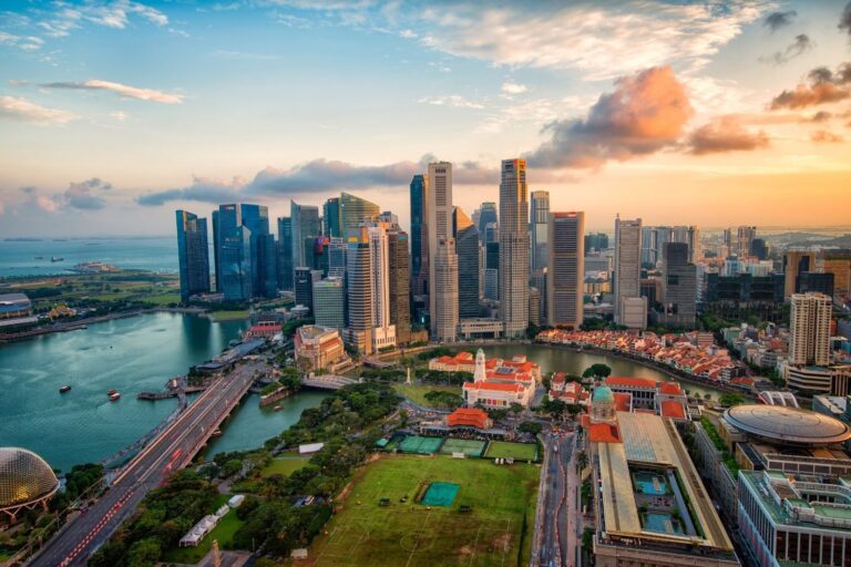 when is the best time to visit singapore